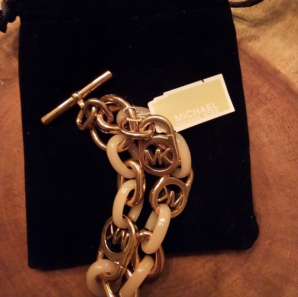 NWT MICHAEL KORS ROSE GOLD AND BLUSH LINK BRACELET...MKJ4328791 - Picture 3 of 4